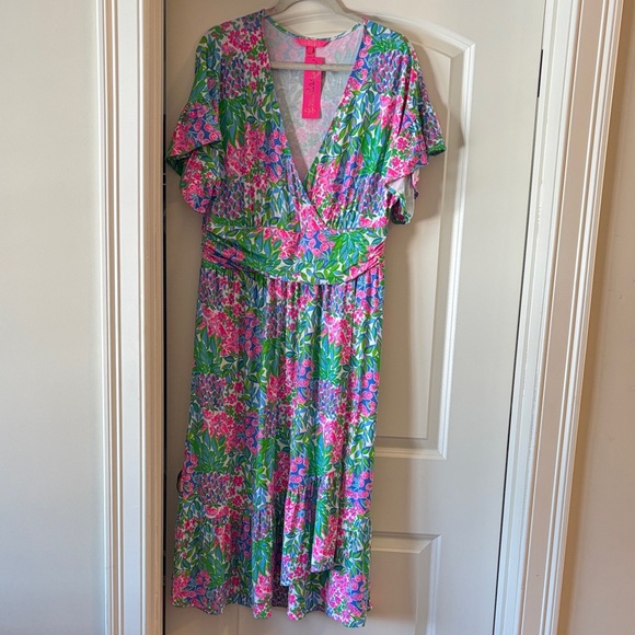 Lilly Pulitzer Dresses & Skirts - Lilly Pulitzer Colorful Floral Midi Dress